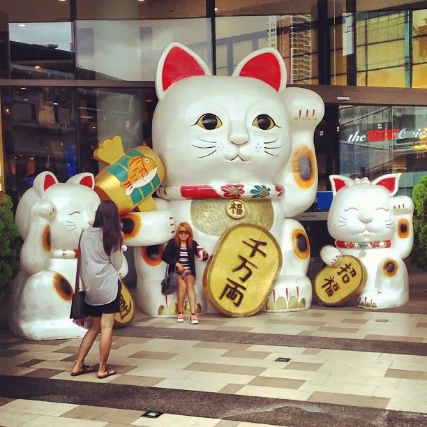 японский денежный кот манэки нэко